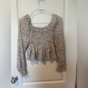 Ultra Flirt Women’s Size Small White Floral Dress Up Shirt.